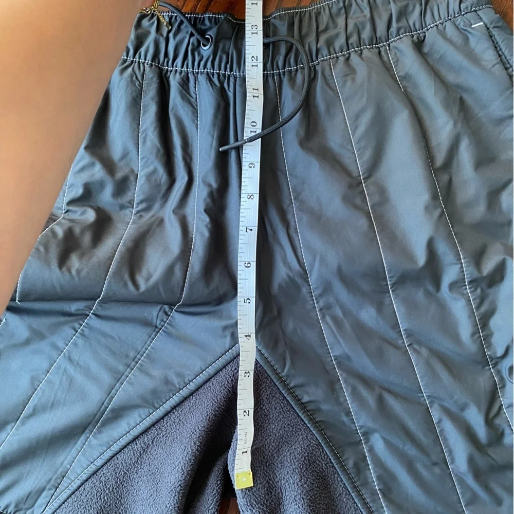 Nike Women’s Pinstripe Black Thermal Joggers – Size Small very warm and soft - Picture 11 of 15